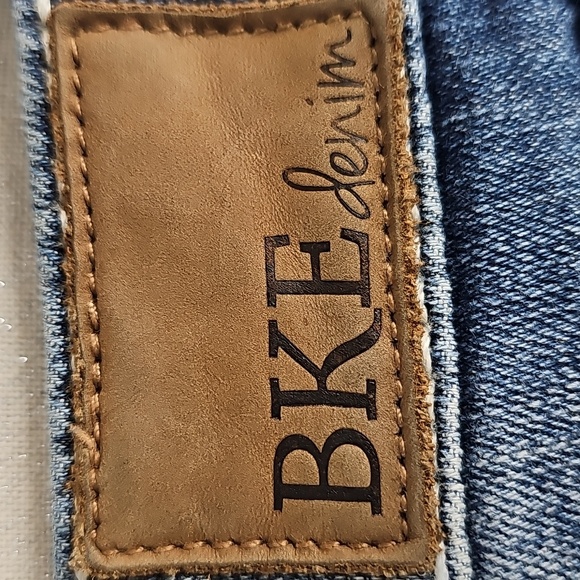 BKE Denim Shorts Blue Jeans Garden Bliss Elegant Wear Resort Wear Beach Shorts - Picture 4 of 16